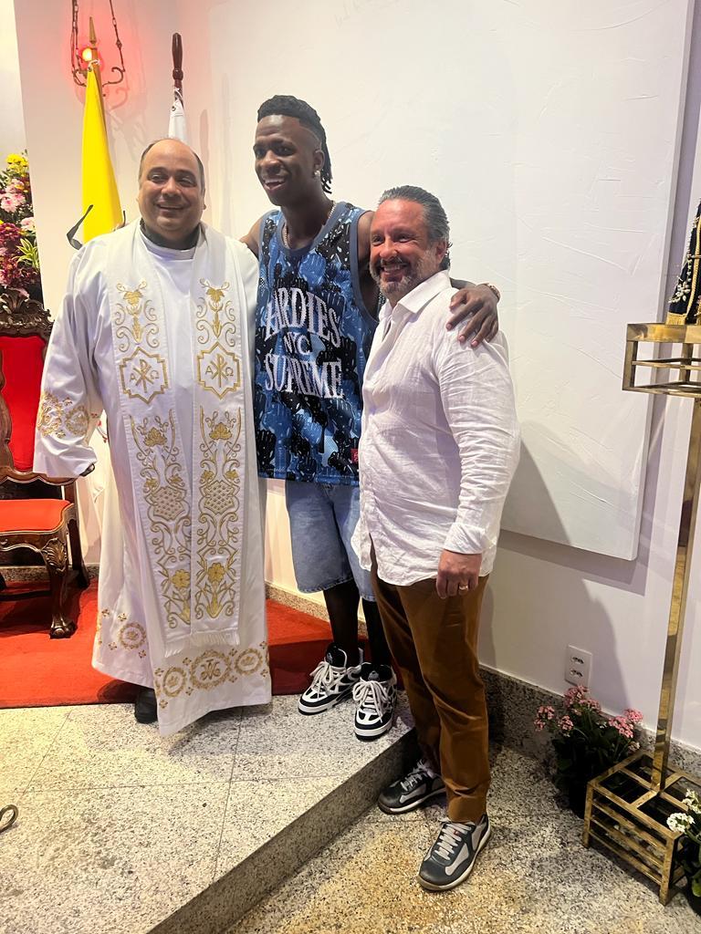 Vini Jr Visita O Santuário Arquidiocesano Cristo Redentor - Santuário ...